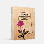 Sidur para Mujeres en español es un libro de oraciones que incluye plegarias diarias, rezos de Shabat y festividades, con traducción y explicaciones para fortalecer la espiritualidad femenina.